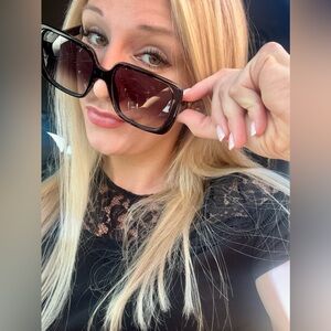 🛍️👋 HELLO! WELCOME TO MY CLOSET. 🙌 🛍️